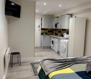 Ealing Apartment | Ealing guest house