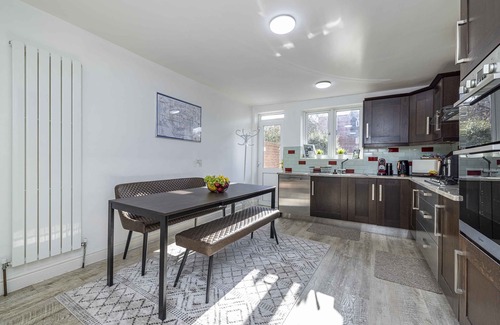 Cleveland House | Ealing | Monopoly Manor Urban Getaway