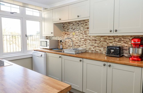 Newton Abbot Cottage | EARLY MIST COTTAGE, pet friendly, with open fire in Haytor Vale