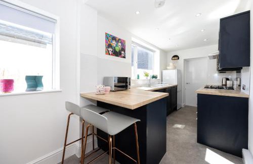 Liverpool House | Earp House - Air Host & Stay - Sleeps 7