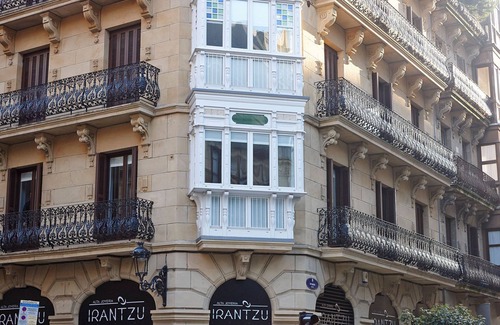 San Sebastian Centro Apartment | Easo Suite 7 by FeelFree Rentals