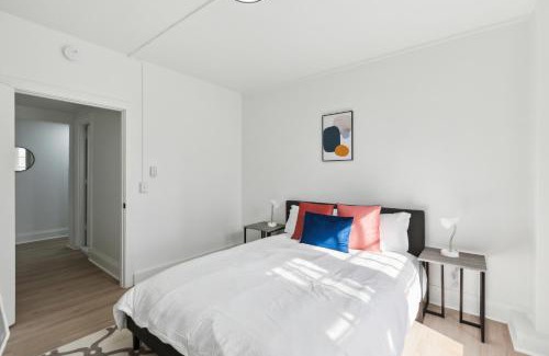 Central Business District Apartment | East 636i Cozy & Comfy I Downtown I Gym