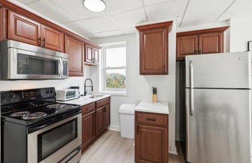 Central Business District Apartment | East 636i Cozy & Comfy I Downtown I Gym