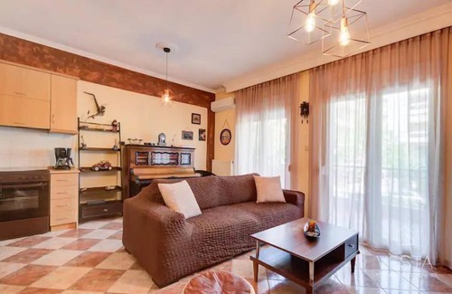 Kalamaria Apartment | East City Living Apt - Netflix, Vesta Philoxenia