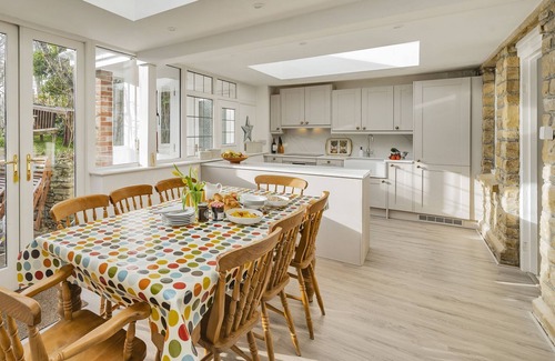 Littlebredy Cottage | East Cottage sleeps 8 guests in 4 bedrooms