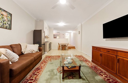 Newcastle Apartment | East End Escape – Holiday Locations Don’t Get Better Than This!