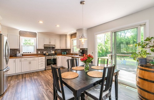 Springs House | East Hampton Vacation Home, Walk To Bay Beaches, Sleeps 8