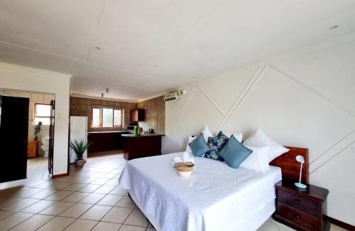 Buffalo City Apartment | East London - Airport - Birder Paradise Units