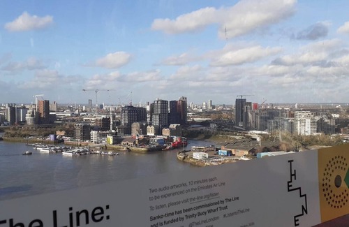 Canning Town Apartment | East London ApartmentSleeps2-Garden-TransportLinks