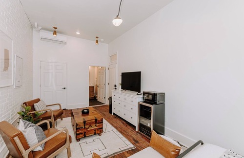 Madison Apartment | East Main Lofts - Farmhouse 204