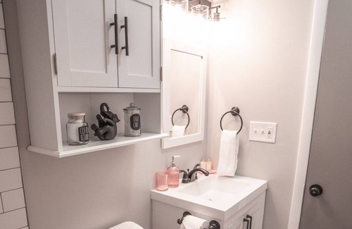 Franklin Park House | East Market Gem 1 BR Apt - just steps away