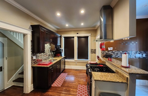 University District House | East Memphis Bungalow on 3/4 acre in the middle of Memphis