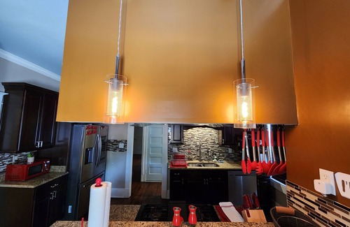 University District House | East Memphis Bungalow on 3/4 acre in the middle of Memphis