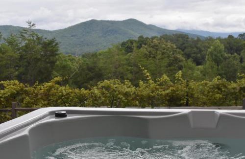 Cosby House | East Tennessee Family Mountain Retreat with Private Vineyard