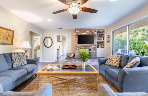 Montecito House | East Valley Manor by AvantStay Minutes to the Beach