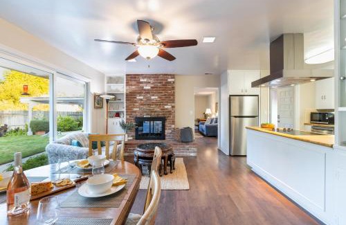 Montecito House | East Valley Manor by AvantStay Minutes to the Beach