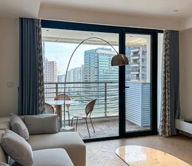 Dapuqiao Apartment | Eastern Hub - Bund Branch TianZiFang superior 2 bedrooms near the Bund