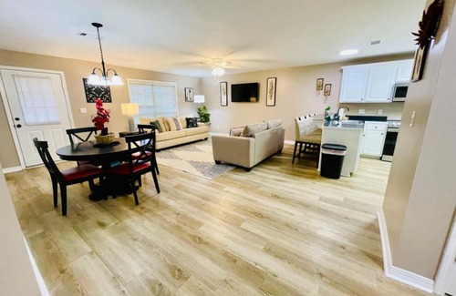 Hammond Apartment | Eastgate 13A