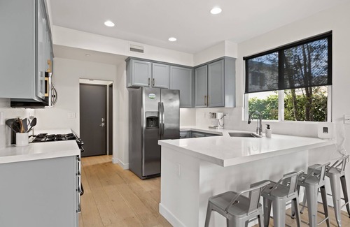 East Side Costa Mesa House | Eastside Costa Mesa Home Walking Distance to Back Bay Newport Beach