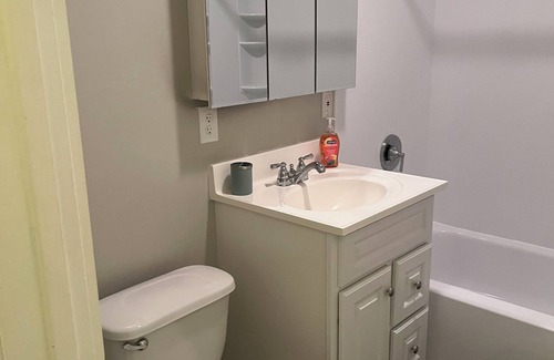 Syracuse Apartment | Eastwood Hideaway- Peaceful upstairs unit in the heart of Syracuse