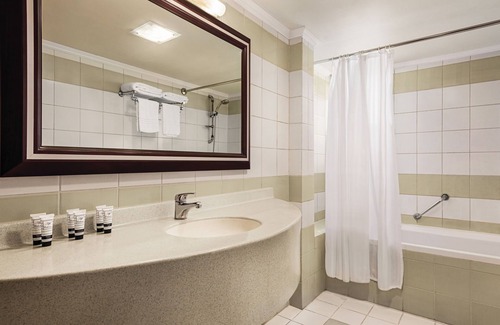 Al Hamra Hotel | EASTYARD Dammam - Hotel