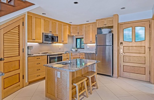 Downtown Lahaina Condo | Easy Accessible Oceanfront Luxury Townhome in Puamana