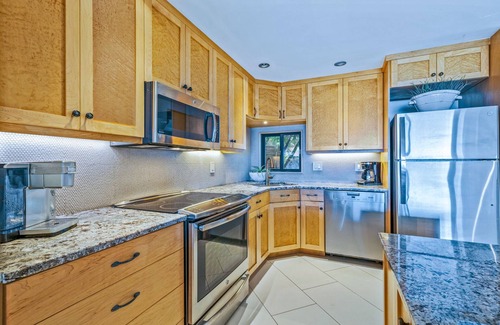 Downtown Lahaina Condo | Easy Accessible Oceanfront Luxury Townhome in Puamana