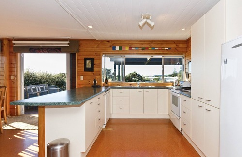 Omaha Cottage | Easy Escape - Omaha Holiday Home