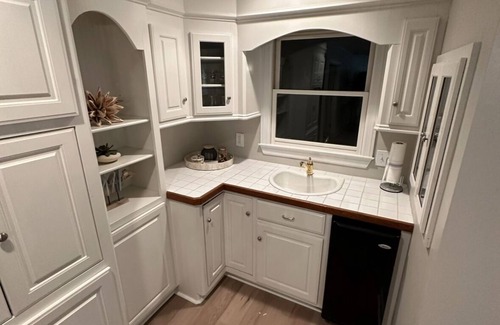 Guntersville House | Easy Livin on Lake Breeze Drive; perfect blend of tranquility, comfort, & beauty