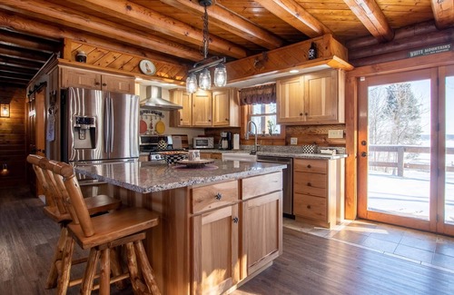 Seneca Falls House | Easy Street Getaway: Wine Trail Cabin Retreat - 1/4 Mile from Cayuga Lake