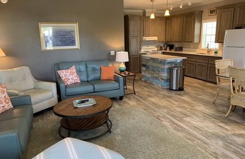 Hobe Sound House | Easy Sunny Florida Getaway - 10 mins to the beach!