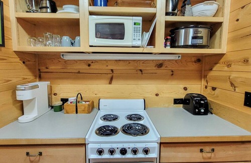 Mazama Cabin | Easy Winters - one bedroom cabin at Wilson Ranch