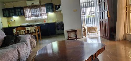 Suriname House | Easygoing