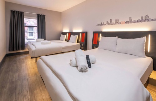 Leeds City Center Hotel | easyHotel Leeds