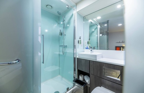 Leeds City Center Hotel | easyHotel Leeds