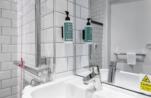 Newcastle-upon-Tyne Hotel | easyHotel Newcastle