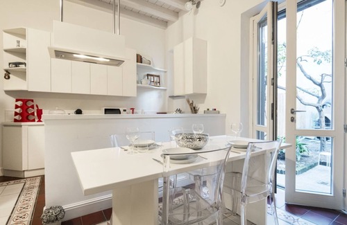 Zona Padova Apartment | Easylife - Private house with garden in Nolo