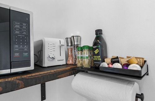 Columbia City Apartment | Echo Loft: A Modern Escape