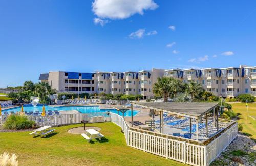 Morehead City Apartment | Eclectic Atlantic Beach Condo with Amenity Access!