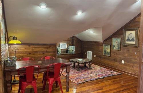 Westside Apartment | Eclectic Third Floor Apartment