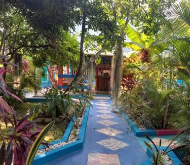 Guachaca House | Eco-Cafe El Mirador