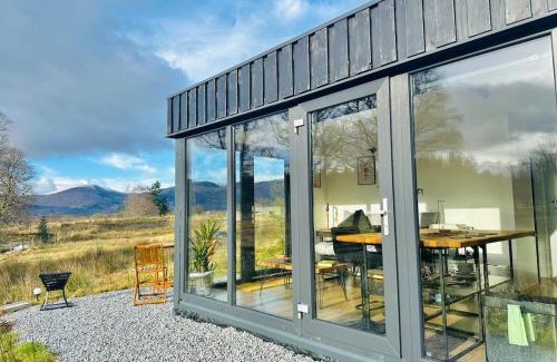 Spean Bridge Apartment | Eco-Friendly Highland Cabin with Mountain Views