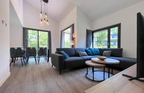 Dirkshorn House | Eco-friendly villa with terrace and garden