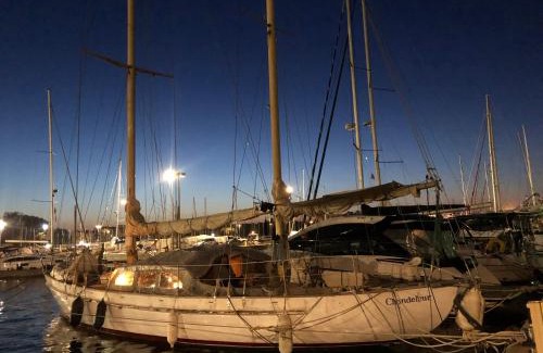 Saint-Cyprien Plage Boat Rental | Eco-responsible stay on the historical sailing boat of the Gaiarta Project - come and stay with our crew and get the whole boat experience