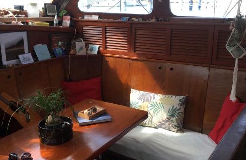 Saint-Cyprien Plage Boat Rental | Eco-responsible stay on the historical sailing boat of the Gaiarta Project - come and stay with our crew and get the whole boat experience