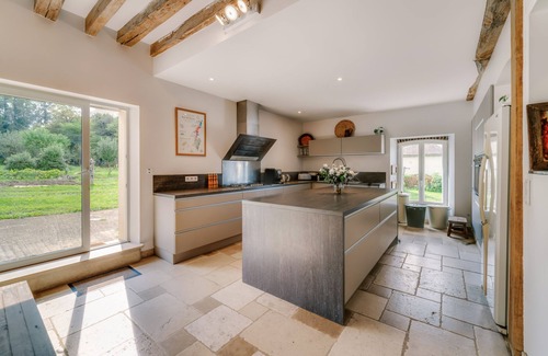 Villeneuve-sur-Yonne House | Ecological 4* gites for groups