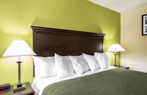 Asheville Cabin | Econo Lodge Biltmore