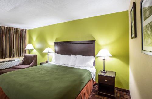 Asheville Cabin | Econo Lodge Biltmore