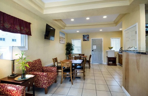 West Yarmouth Hotel | Econo Lodge by Choice - Cape Cod