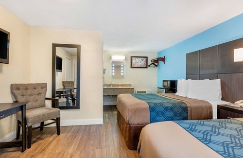 West Yarmouth Hotel | Econo Lodge by Choice - Cape Cod